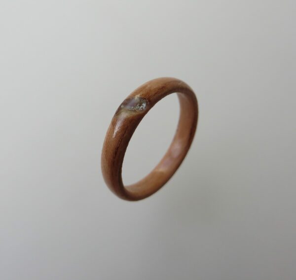 Custom houten ring met inleg (lak) - Afbeelding 4
