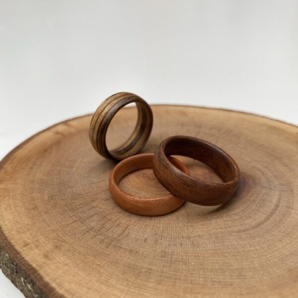 Custom set houten trouwringen - Afbeelding 5