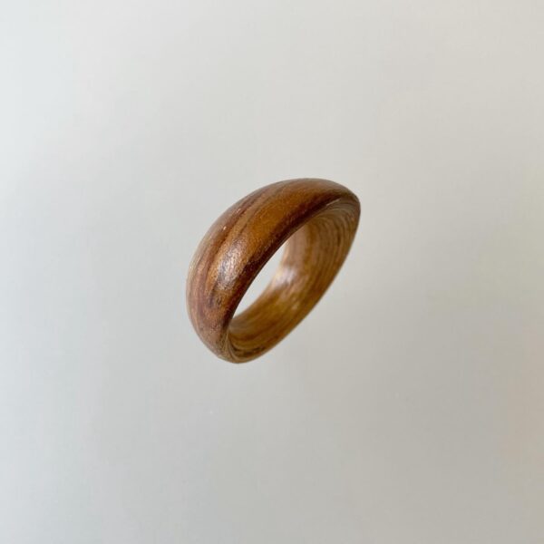Kersenhouten statement ring (maat 18)