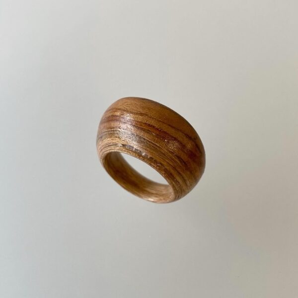 Kersenhouten statement ring (maat 18) - Afbeelding 4