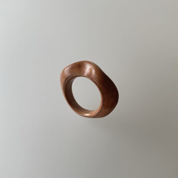 Wave ring perenhout