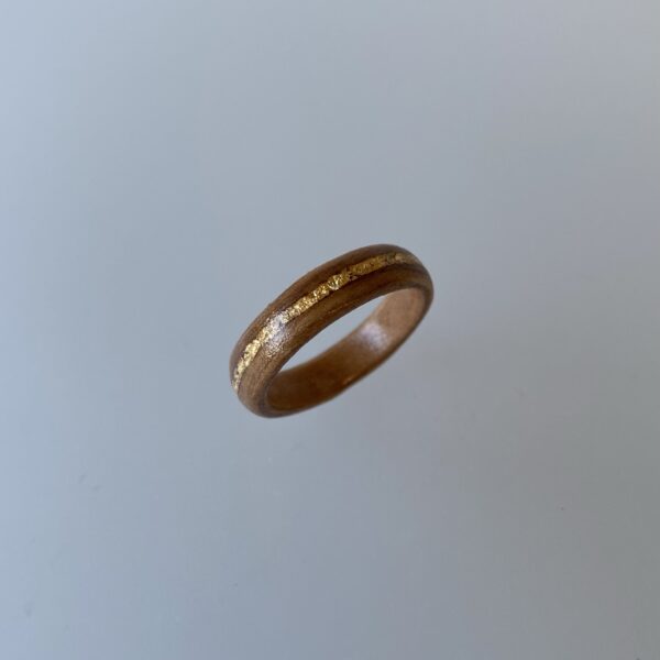 Perenhouten ring (maat 17)