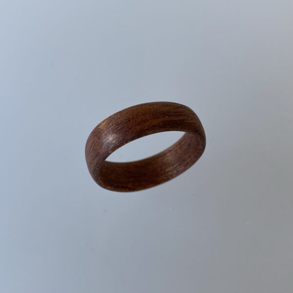 Ring mahonie (maat 20.5)