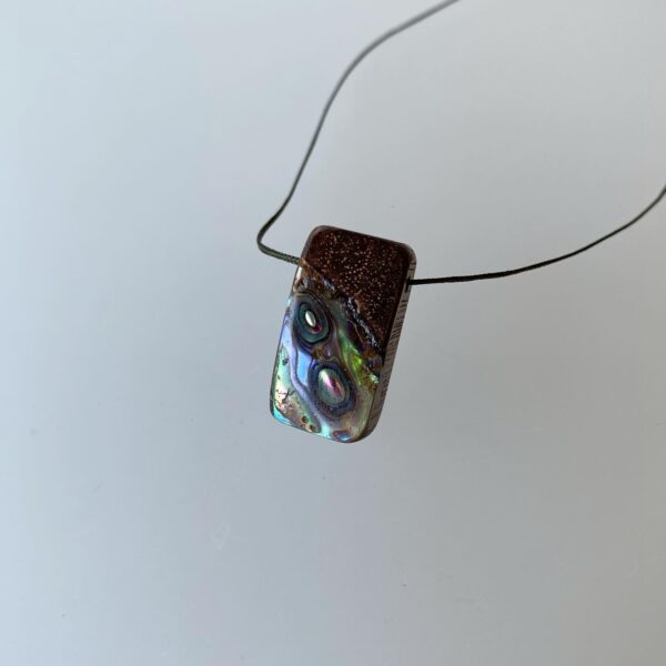 Teak hanger met abalone