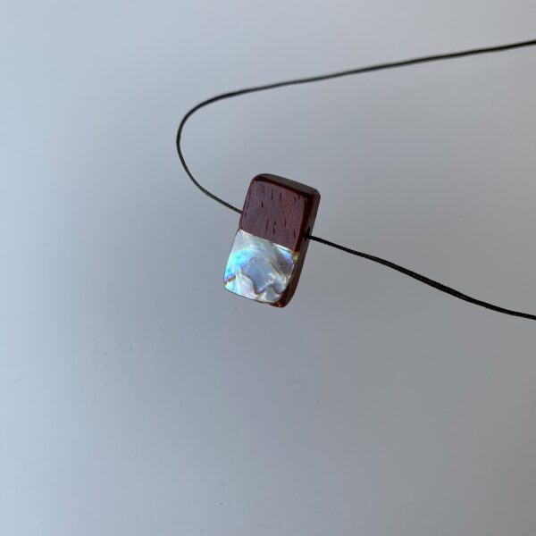 Kleine padoek hanger met abalone