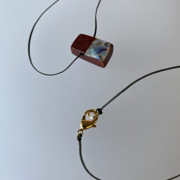 Kleine padoek hanger met abalone - Afbeelding 2